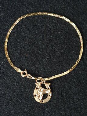 Vintage Italian 10K Solid Gold Horseshoe Charm Herringbone Chain Bracelet